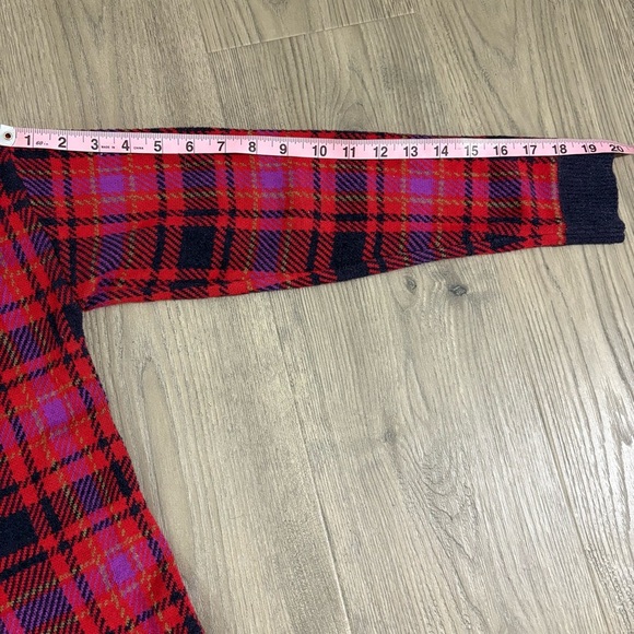 Ann Taylor Plaid Cardigan V Neck Red Purple Button Down Sz M Academia Preppy - Picture 10 of 11
